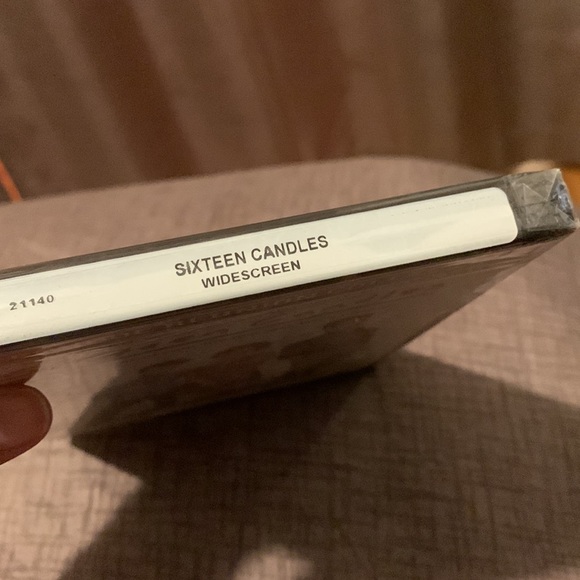 DVD sixteen Candles with Molly Ringwald… - Picture 3 of 3